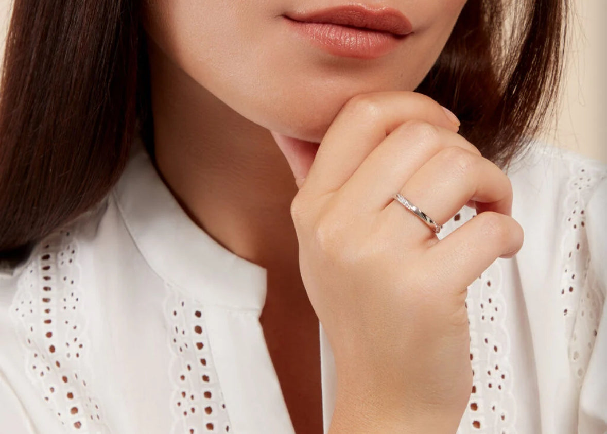 Alliance argent blanc petit diamant