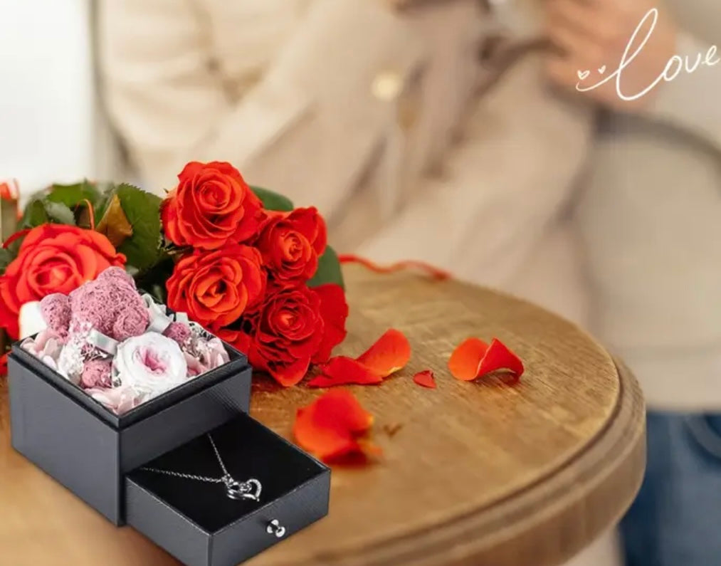 Collier cœur en argent avec ça boîte nounours rose