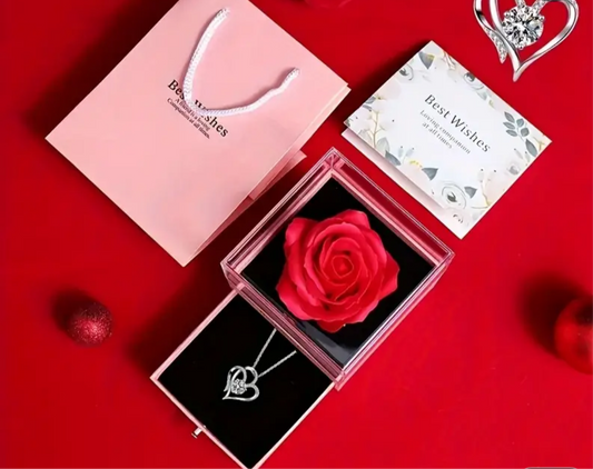 Boîte rose éternel avec collier cœur  en argent