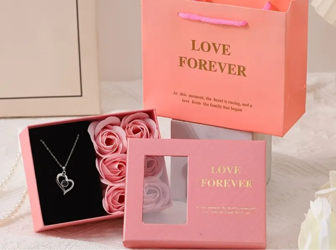 Collier cœur avec boîte rose éternel rose