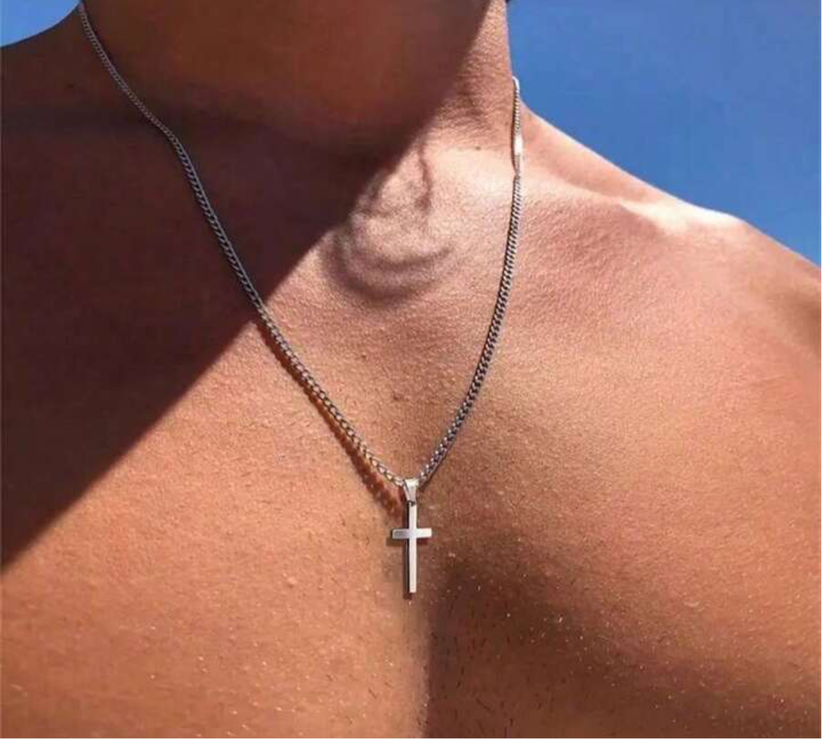 Collier homme croix .