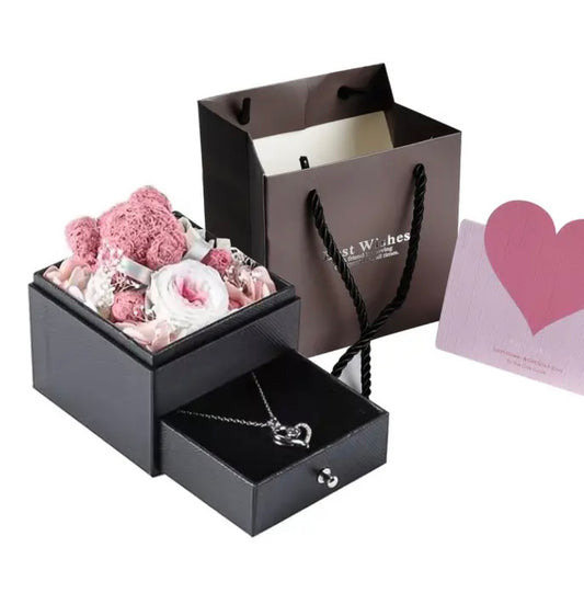 Collier cœur en argent avec ça boîte nounours rose